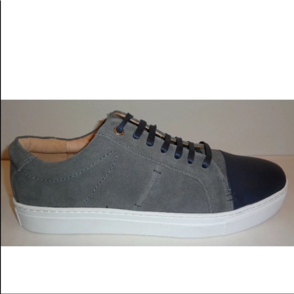 j.D Fisk men’s gym shoe